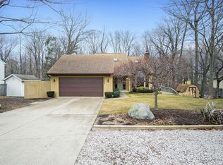 138 W Byron Rd, Norton Shores, MI 49441