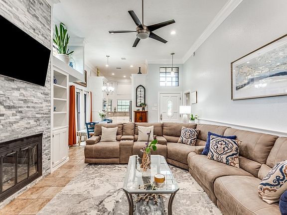 3rd image of 400 Seminary Rdg