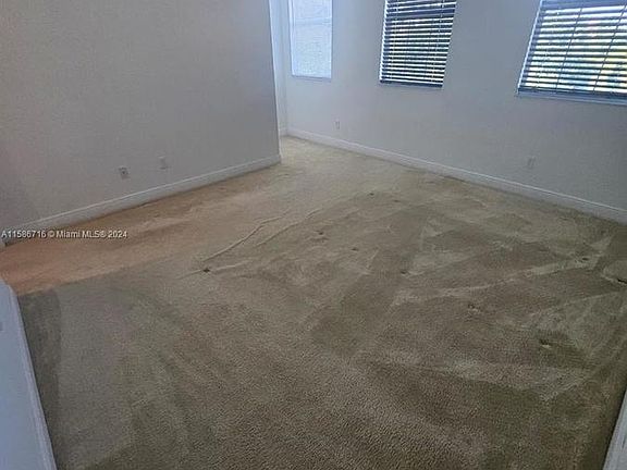 4th image of 948 SW 147th Ave #2612