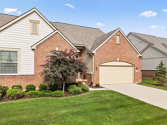 3rd image of 28136 Belmonte Dr