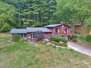 9161 Hillside Dr NE, Mineral City, OH