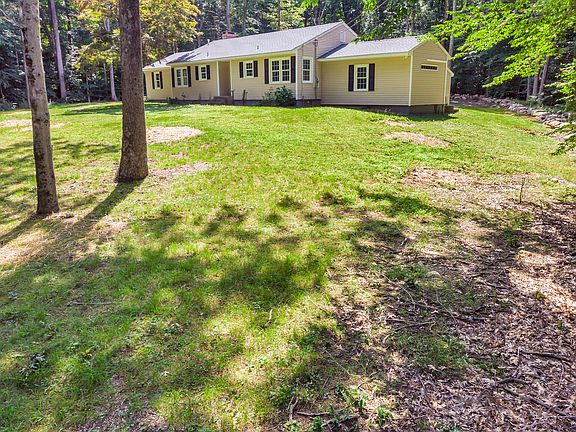 4th image of 32 Beechwood Dr