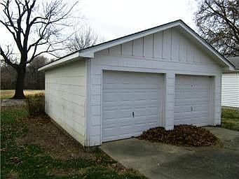 Detached 2 Car Garage