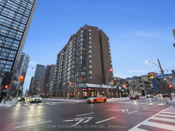 117 Gerrard St E #613, Toronto, ON M5B 2L4