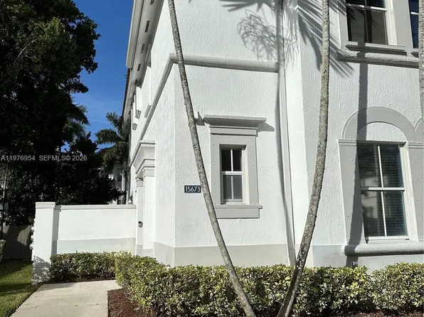 (undisclosed Address), Hollywood, FL 33027