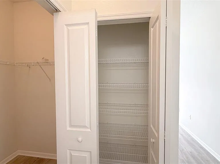 203 Madison Cir — Photo 39