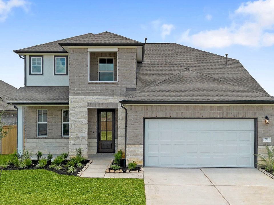 Welcome home to 17602 Tulip Willow Way located in the community of Dellrose and zoned to Waller ISD.