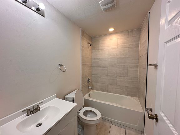 4th image of 1505 SE 10th Ter