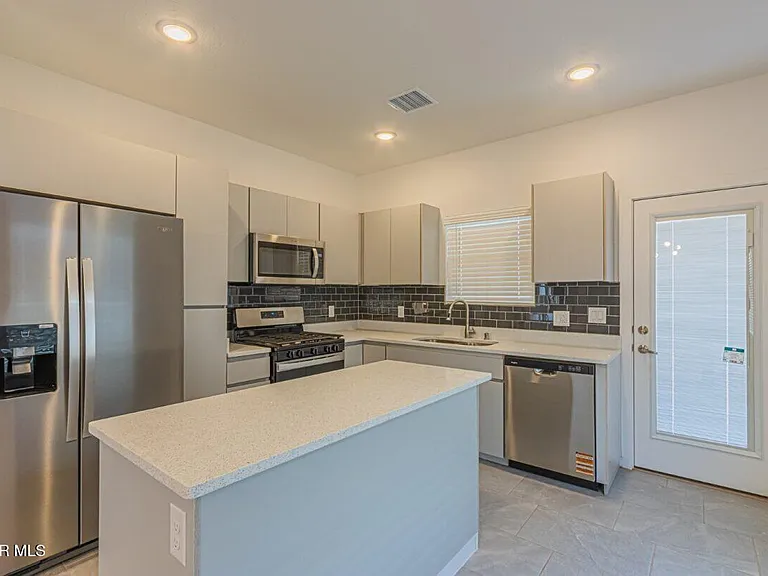 15168 Composition Ave — Photo 11