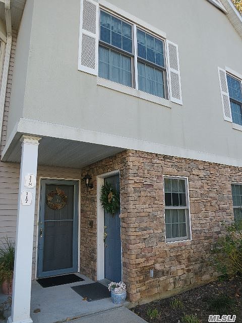 1st image of 118 Pond View Dr