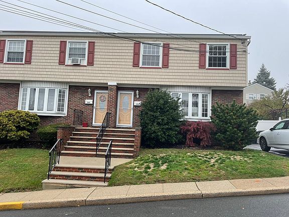 3rd image of 284 Eagle St