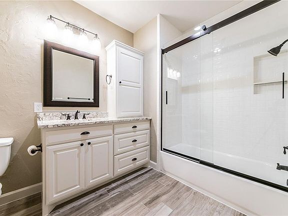 4th image of 2106 Amesbury Dr Unit 119