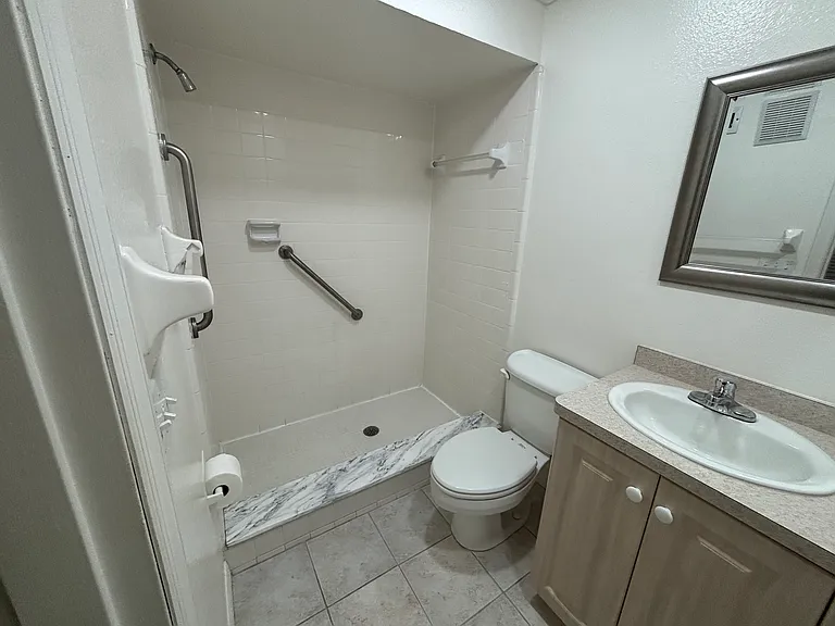 5800 Hollywood Blvd #326 — Photo 14