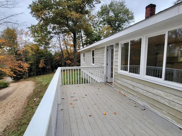 16 Lawrence Road, Pownal, ME 04069