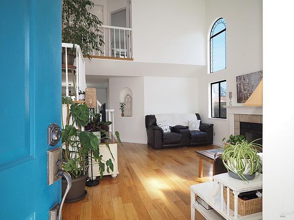 5th image of 105 Zapata Court