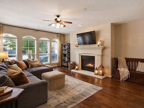 5th image of 4164 Comanche Dr