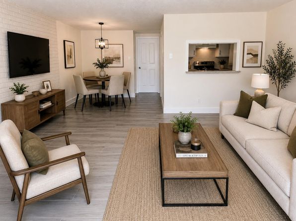 705 N Main St APT E