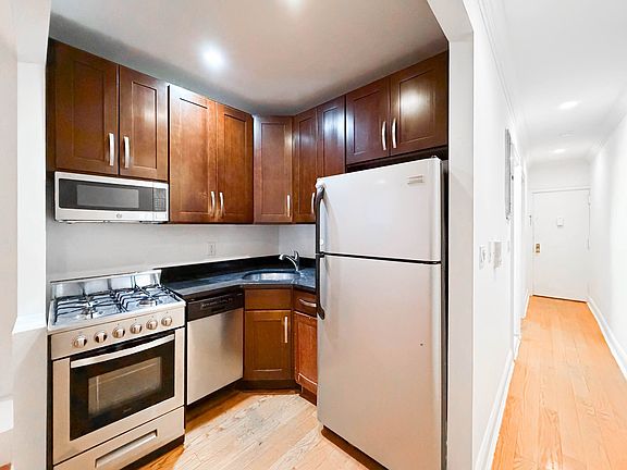 3rd image of 567 W 125th St APT 2D