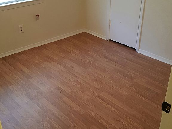 5th image of 507 Claire Ct