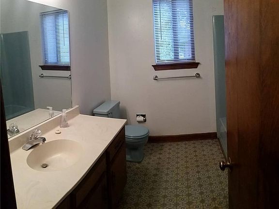 5th image of 2650 Shore Dr