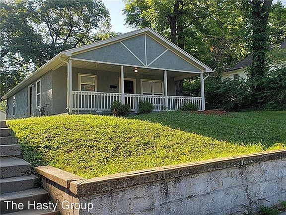 2nd image of 2919 Flora Ave