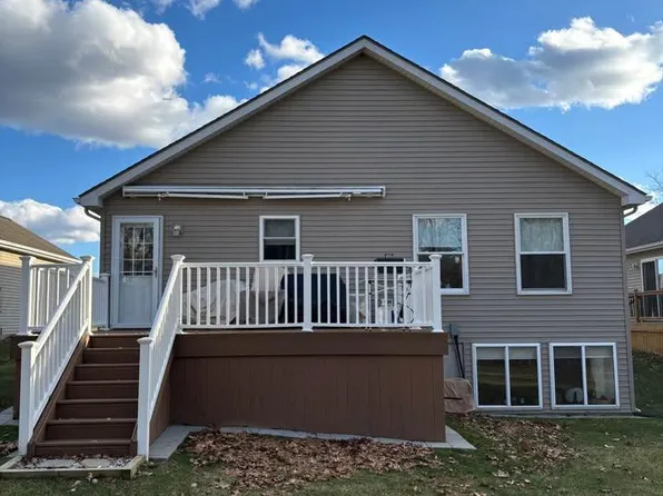 210 Pineview Dr #3064, Fenton, MI 48430