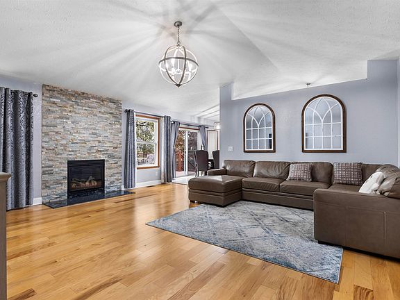 4th image of 5123 Windrush Dr