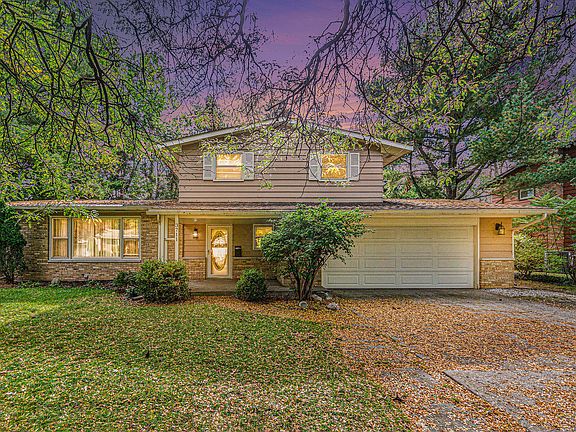 2nd image of 3711 Barrington Dr