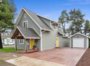 2115 9th St, Tillamook, OR 97141