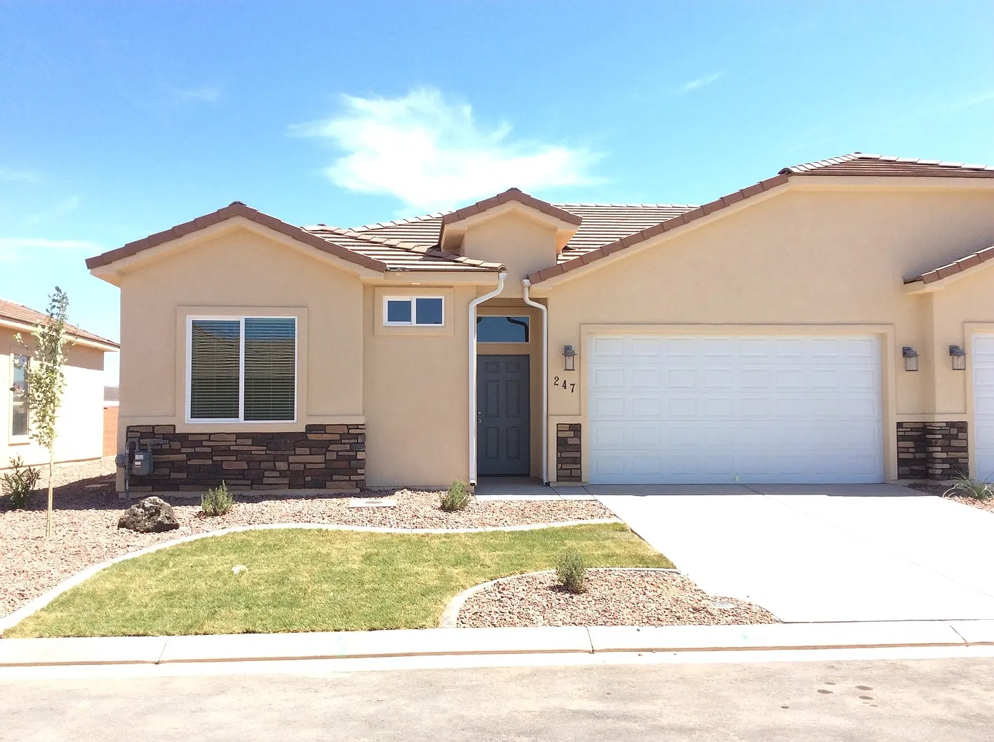 3 Bed 2 Bath Townhome in Hurricane — Photo 1