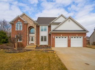 3982 Dun Rovin Ct, Commerce Township, MI 48382