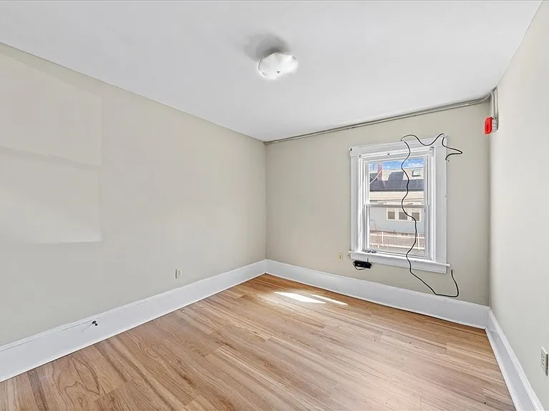 53 1/2 Sterling Ave #2 — Photo 7