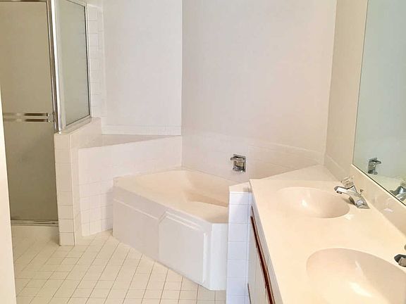 5th image of 272 Green Knoll Ln