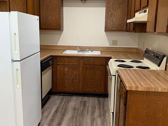 4th image of 2020 Baldwin St APT 11