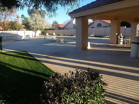 2nd image of 948 W Barbados Dr