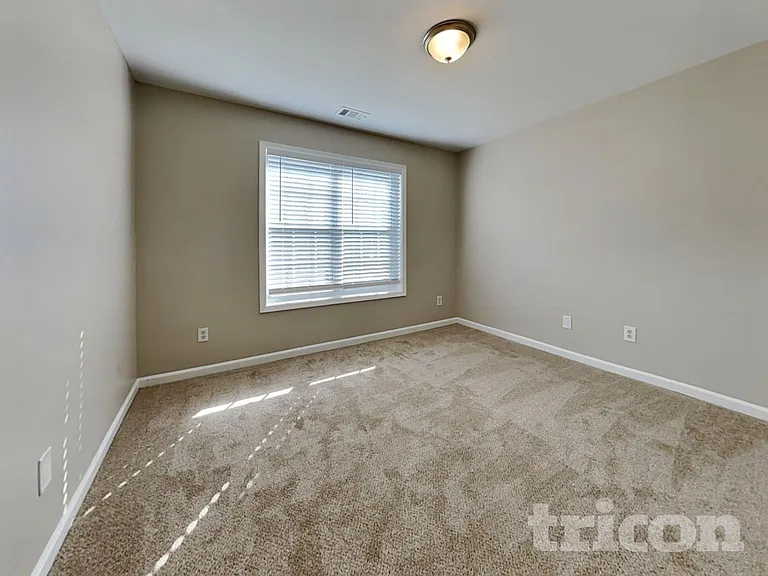 1219 Falls Creek Ct — Photo 13