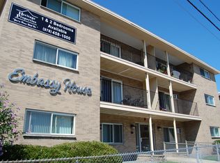 75 Robbins St APT 2, Lowell, MA 01851