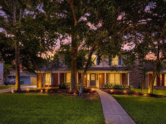 2nd image of 80 Eagle Rock Cir