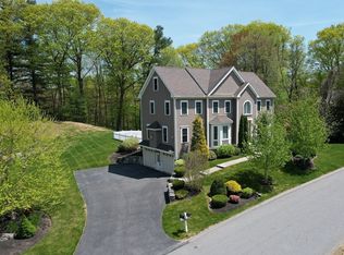 18 Upton Hills Ln, Middleton, MA 01949