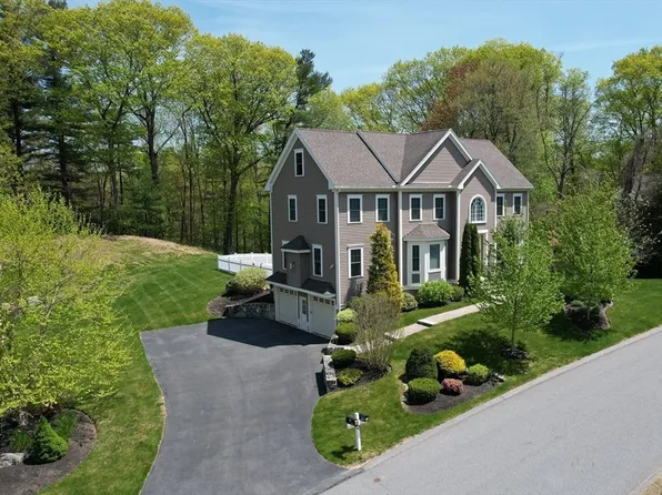 18 Upton Hills Ln, Middleton, MA 01949