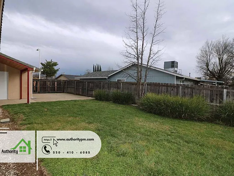 808 Springer Dr — Photo 17