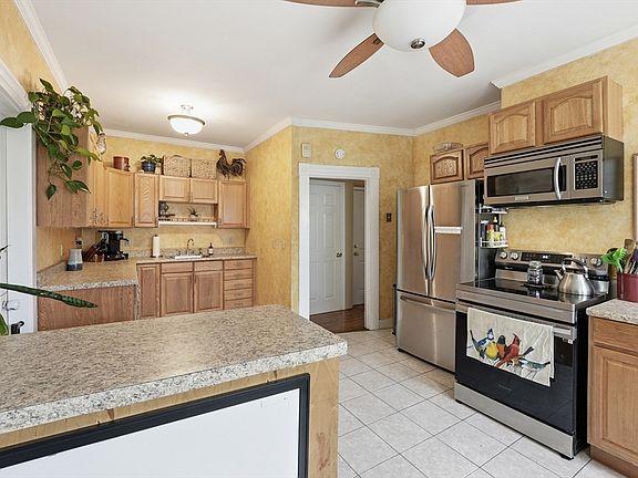 5th image of 14 Seagrave St #14