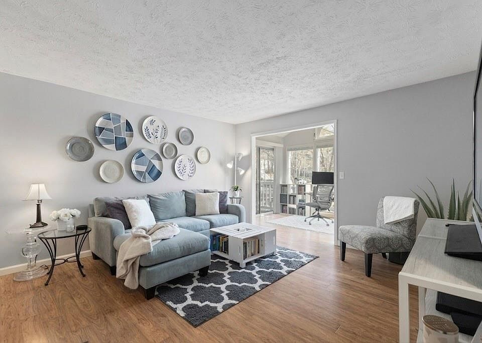 1st image of 705 Countryside Pl SE