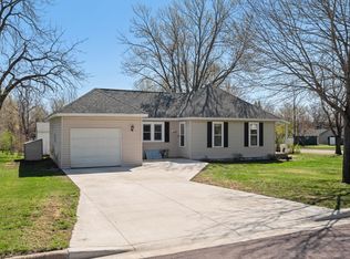 721 Skaro Ave, Saint Peter, MN 56082
