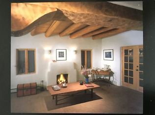 217 Hinde St, Taos, NM 87571