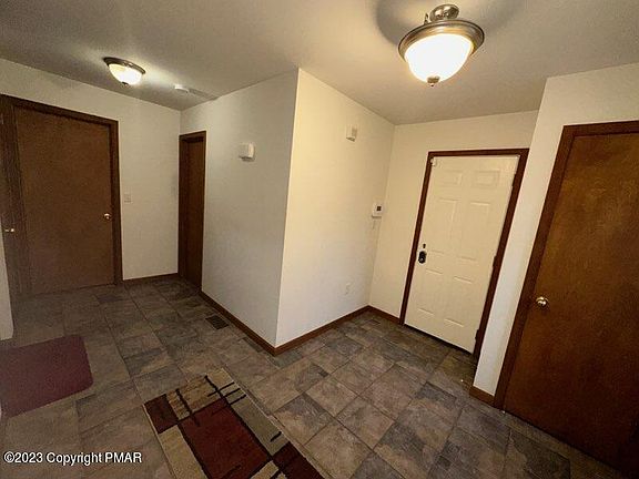 2nd image of 105 Remington Cir