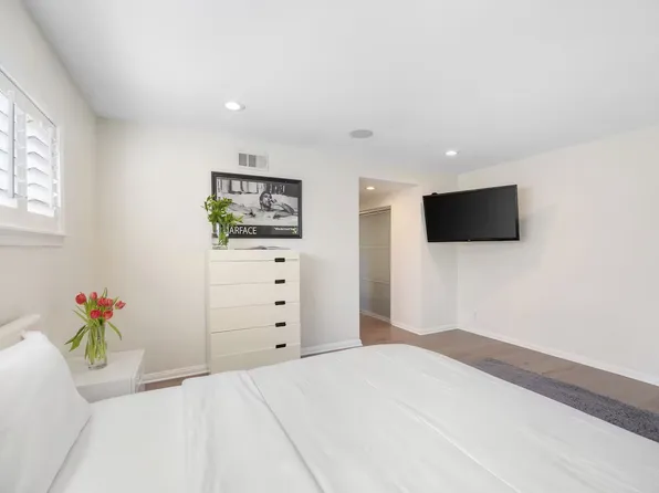 6120 Flight Ave, Los Angeles, CA 90056