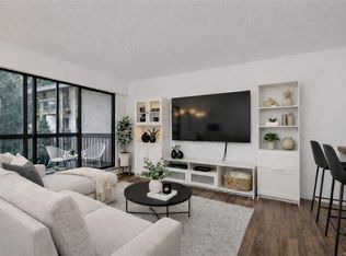 1005 McKenzie Ave #302, Saanich, BC