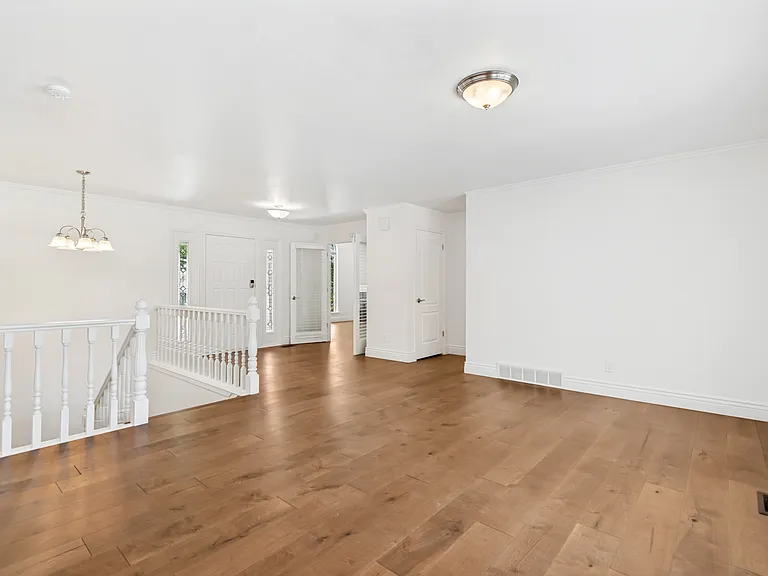 1241 Cambridge Ct — Photo 28