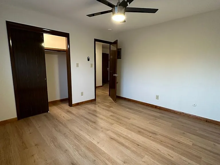 Embassy Square Apartments — Photo 47